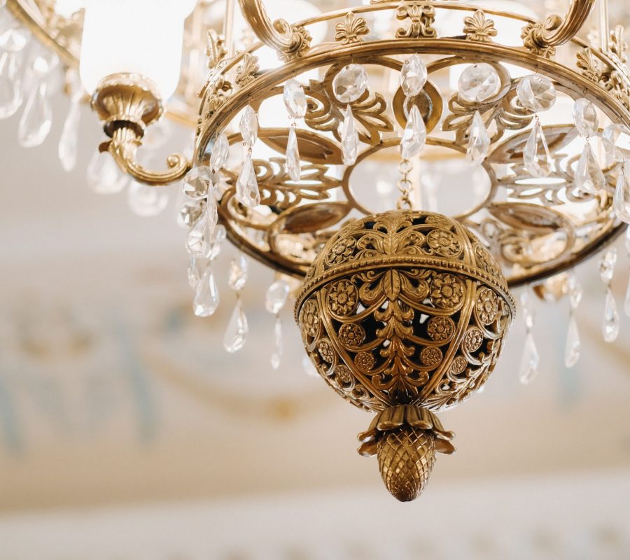 antique-crystal-chandelier-chandelier-in-the-palac-2026-01-09-07-45-30-utc(1)