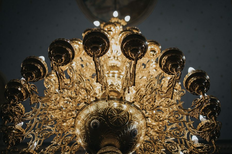closeup-shot-of-a-beautiful-luxurious-chandelier-2026-01-08-00-22-11-utc(1)