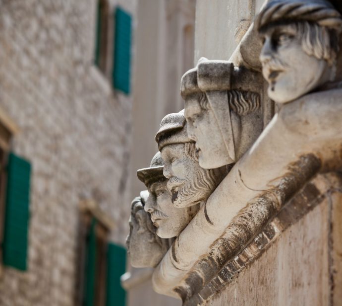 stone-heads-at-cathedral-of-st-james-in-sibenik-2026-01-06-10-31-46-utc(1)